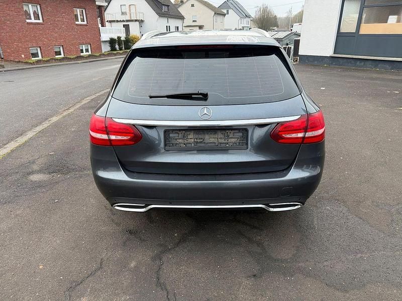 Gebraucht Mercedes C220 Avantgarde 170 PS (125 kW) 2014 Grau Kombi