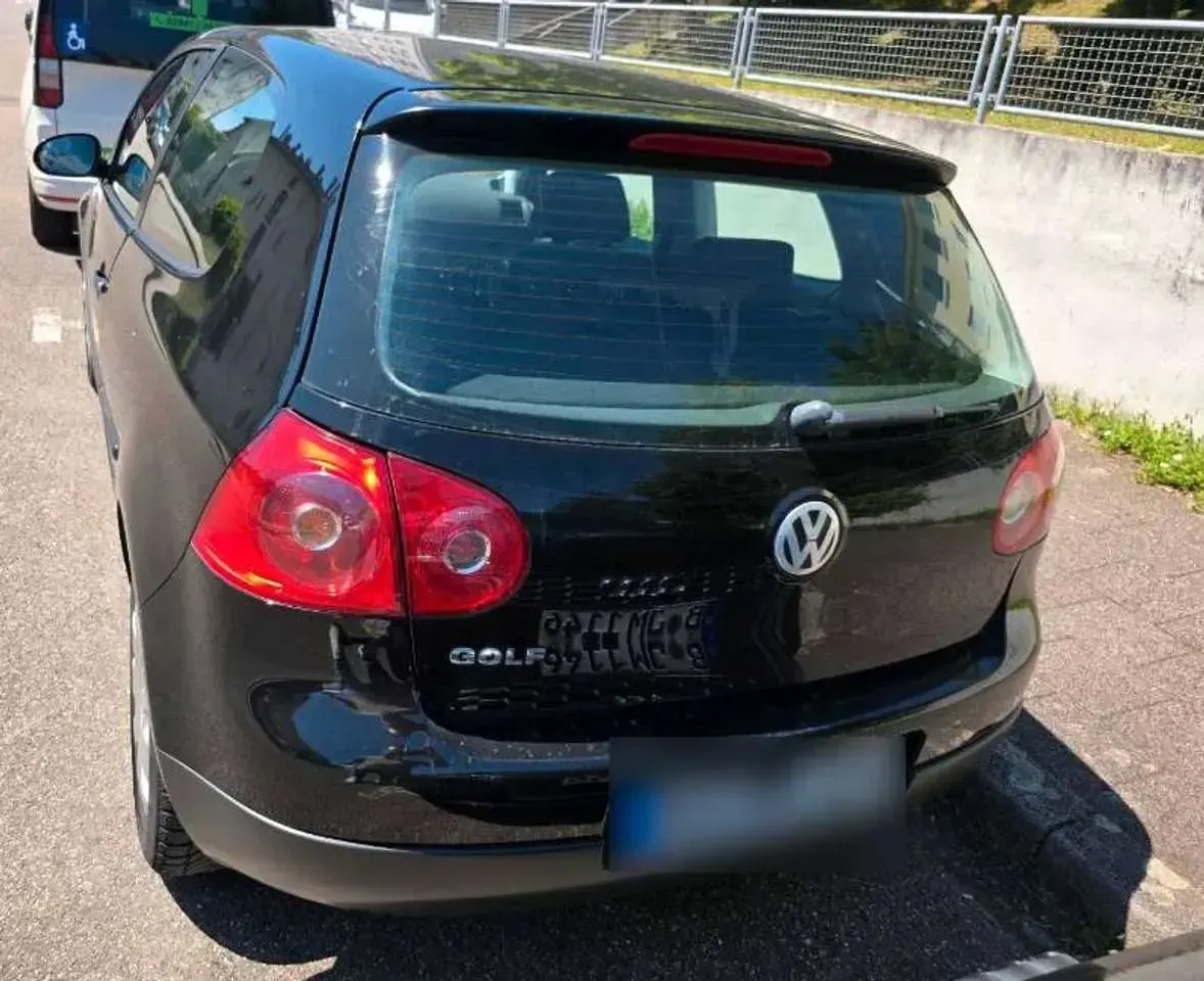 Gebraucht VW Golf VII Sportline 75 PS (55 kW) 2014 Schwarz Limousine