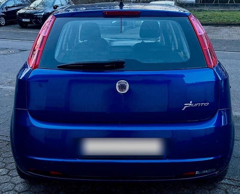 Gebraucht Fiat Punto 77 PS (56 kW) 2009 Blau Kleinwagen