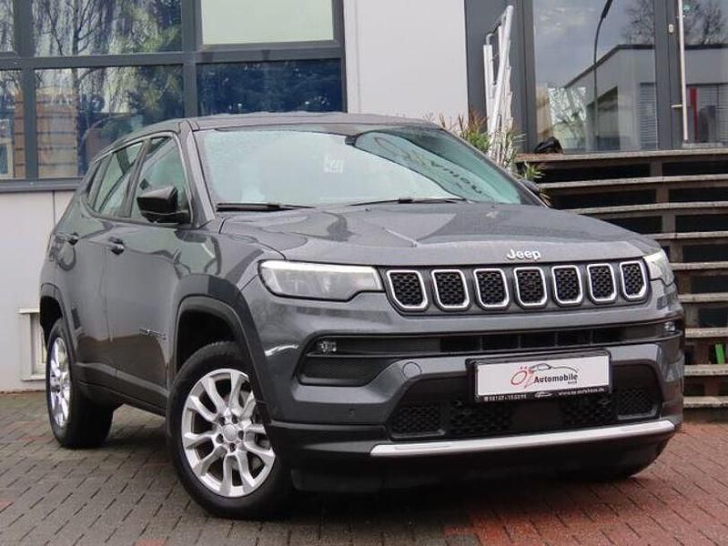 Gebraucht Jeep Compass 131 PS (96 kW) 2024 Grau SUV
