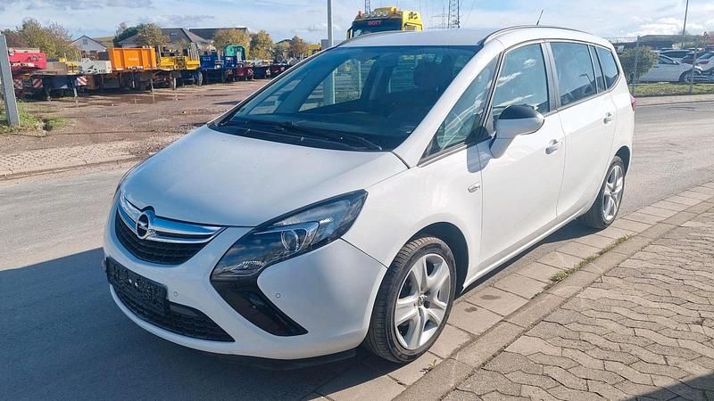 Weiß Gebraucht 2016 Opel Zafira Tourer Van / Kleinbus | 7.190 € (Superpreis) - Bild 1/4