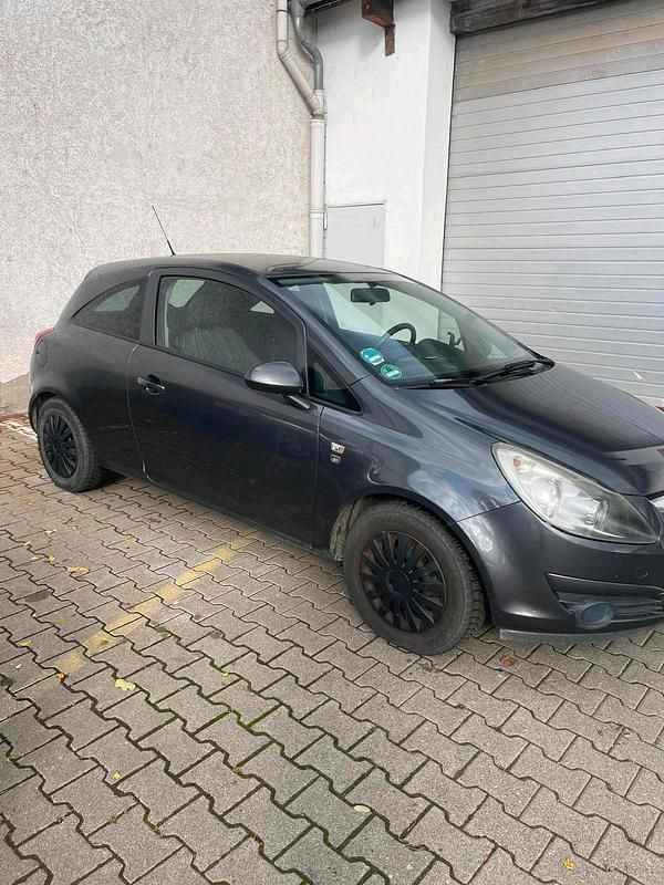 Grau Gebraucht 2011 Opel Corsa Edition Kleinwagen | 3.290 € (Etwas zu teuer) - Bild 1/4