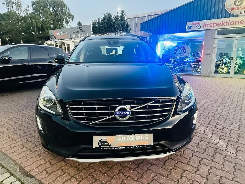 Gebraucht Volvo XC60 Momentum 190 PS (139 kW) 2015 Schwarz SUV