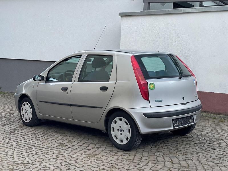 Gebraucht Fiat Punto 60 PS (44 kW) 2002 Silber Kleinwagen