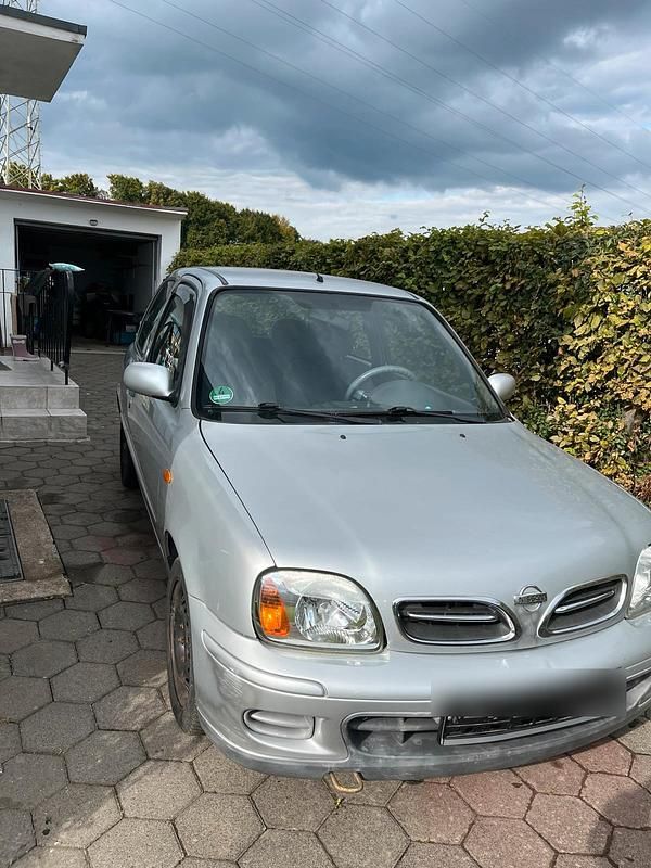 Grau Gebraucht 2002 Nissan Micra Kleinwagen | 1.600 € (Fairer Preis) - Bild 1/4