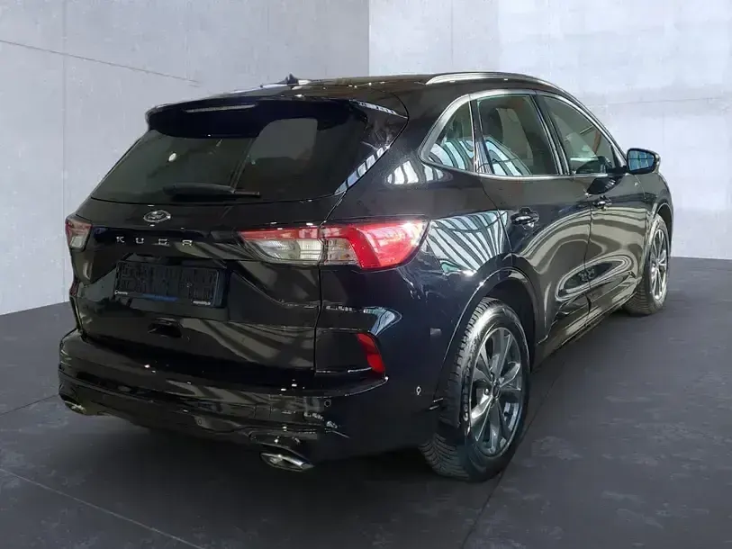 Gebraucht Ford Kuga ST-Line 150 PS (110 kW) 2023 Obsidianschwarz (metallic) SUV