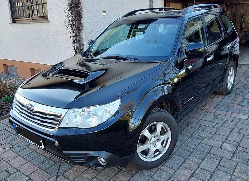 Gebraucht Subaru Forester Exclusive+ 147 PS (108 kW) 2010 Schwarz SUV