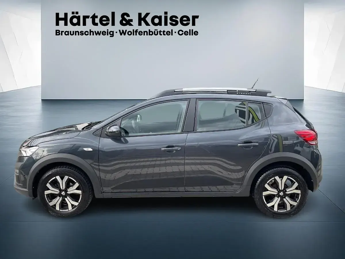 Gebraucht Dacia Sandero Comfort 91 PS (66 kW) 2021 Grau SUV
