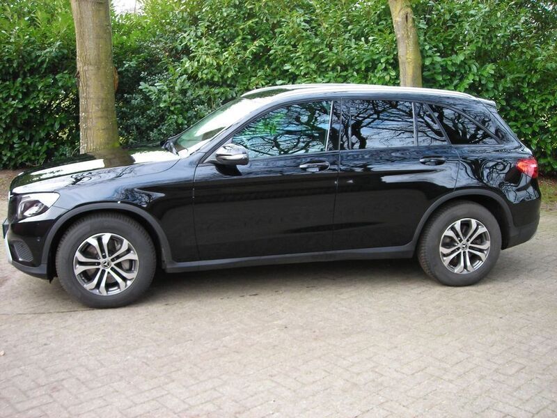 Schwarz Gebraucht 2017 Mercedes GLC220 SUV | 27.600 € (Guter Preis) - Bild 1/4