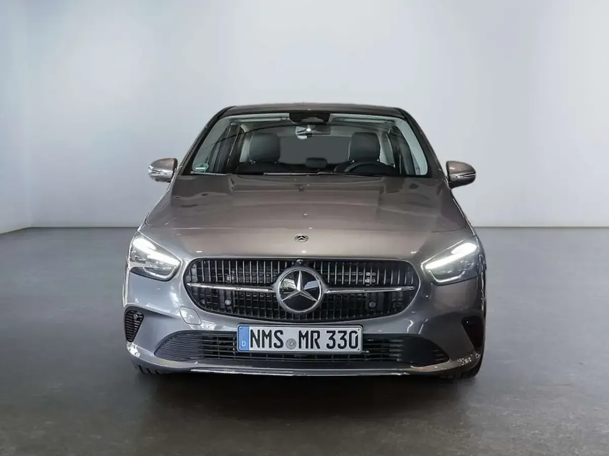 Gebraucht Mercedes B200 Progressive 163 PS (119 kW) 2025 Metalliclack mountaingrau Kleinwagen