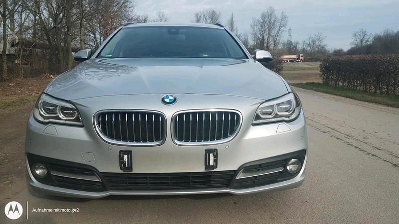 Silber Gebraucht 2015 BMW 520 Kombi | 10.500 € (Superpreis) - Bild 1/4