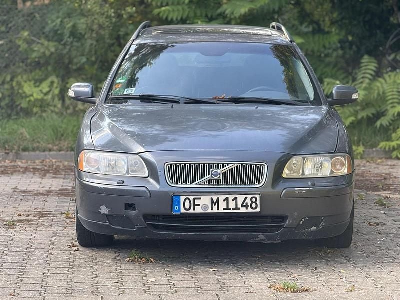 Grau Gebraucht 2007 Volvo V70 Kombi | 749 € (Superpreis) - Bild 1/4