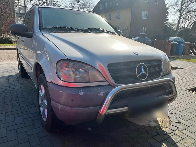 Gebraucht Mercedes ML270 170 PS (125 kW) 2000 Silber SUV
