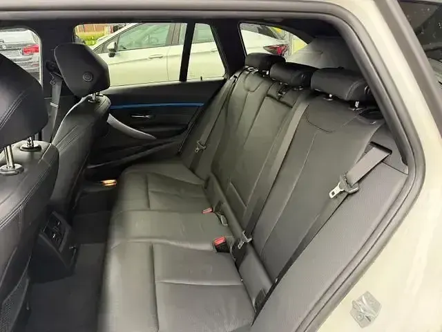 Gebraucht BMW 320 M Sport 190 PS (139 kW) 2019 Alpinweiss iii Kombi