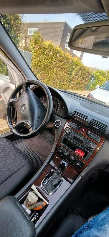 Gebraucht Mercedes C200 163 PS (119 kW) 2000 Schwarz Limousine