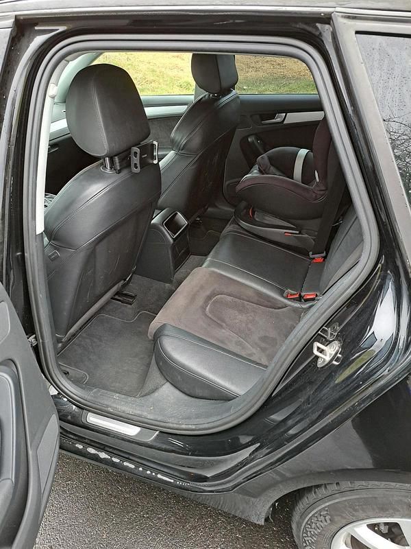 Gebraucht Audi A4 150 PS (110 kW) 2015 Schwarz Kombi