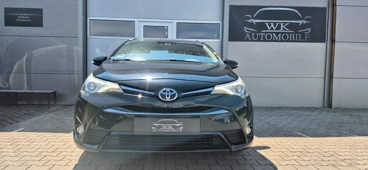 Gebraucht Toyota Avensis Business Edition 143 PS (105 kW) 2015 Schwarz Kombi