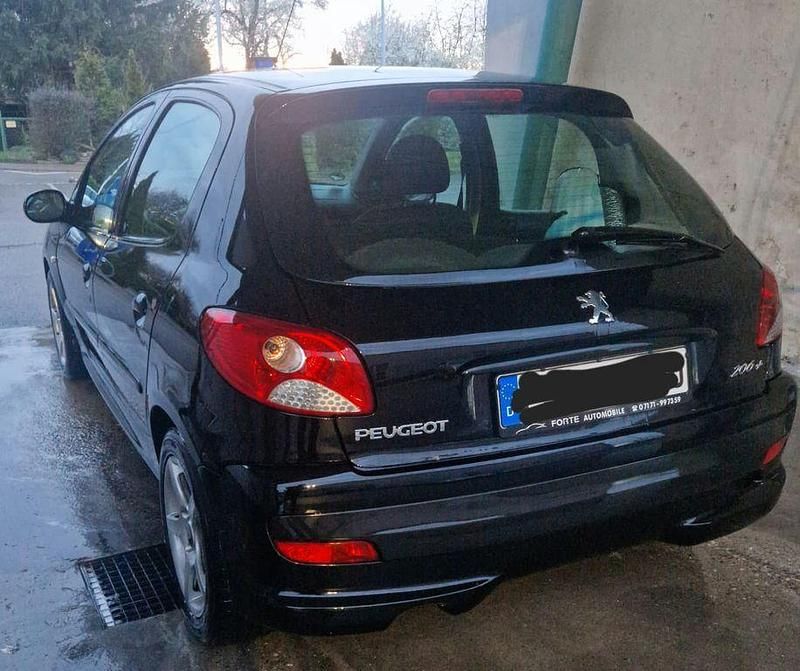 Gebraucht Peugeot 206 75 PS (55 kW) 2010 Schwarz Limousine