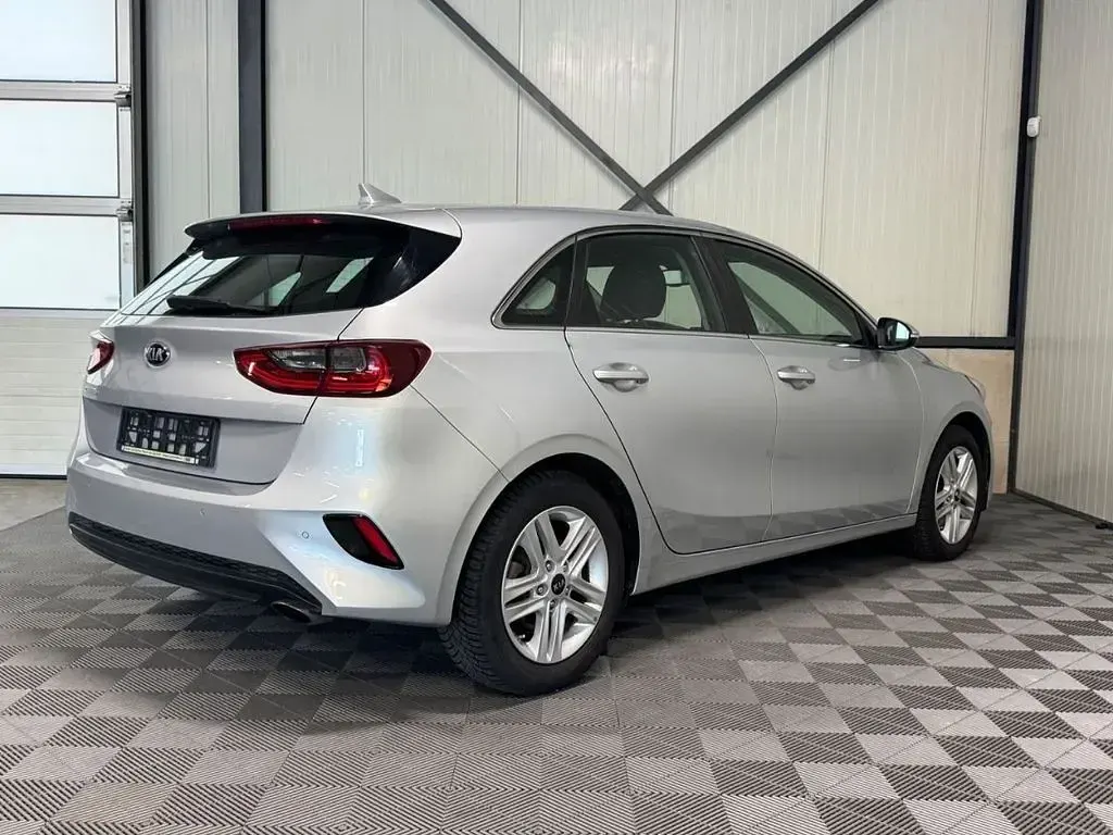 Second-hand Kia Ceed 116 CP (85 kW) 2019 Gri Hatchback