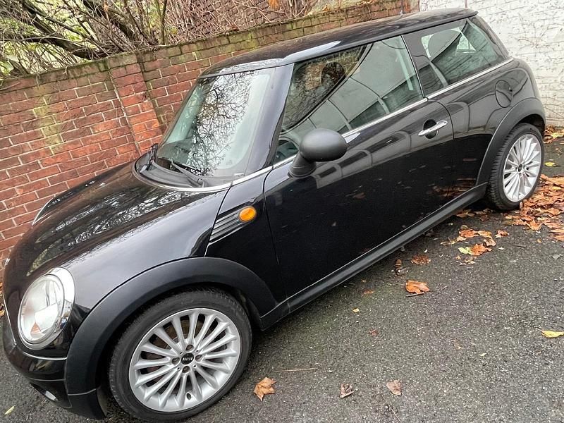 Gebraucht Mini ONE 75 PS (55 kW) 2009 Schwarz Kleinwagen