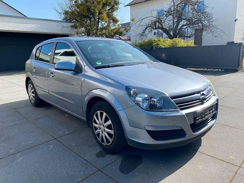 Gebraucht Opel Astra Elegance 125 PS (91 kW) 2004 Gold Limousine