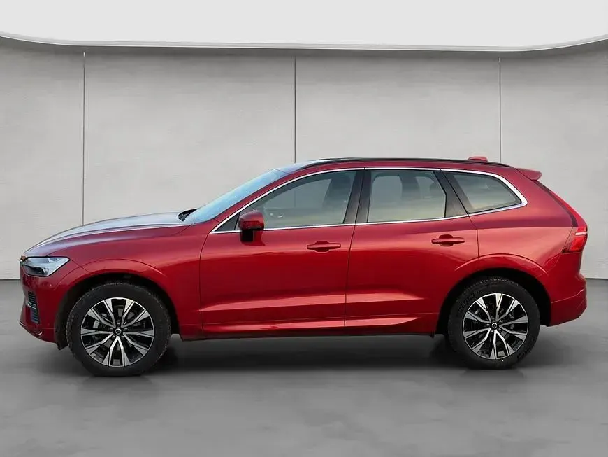 Gebraucht Volvo XC60 Core 250 PS (183 kW) 2024 Rot SUV