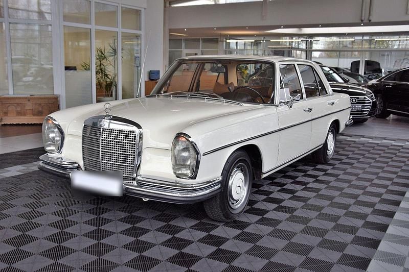 Gebraucht Mercedes 280 140 PS (102 kW) 1971 Weiß Limousine