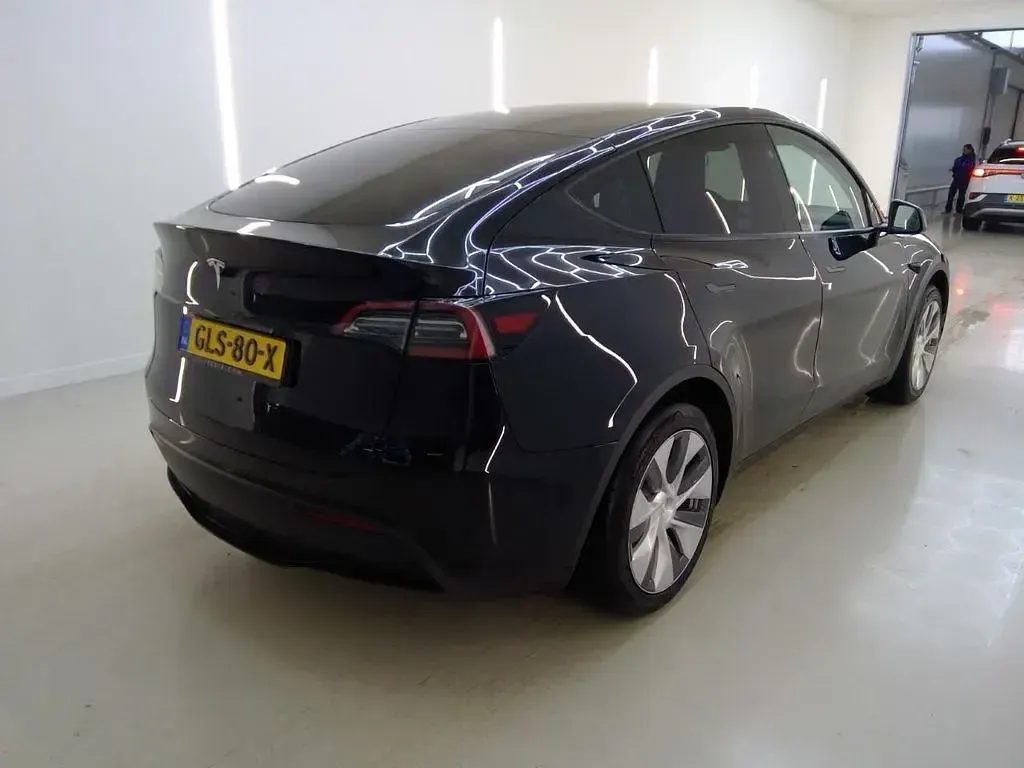 Gebraucht Tesla Model Y Standard Range 225 kW (306 PS) 2024 Schwarz SUV