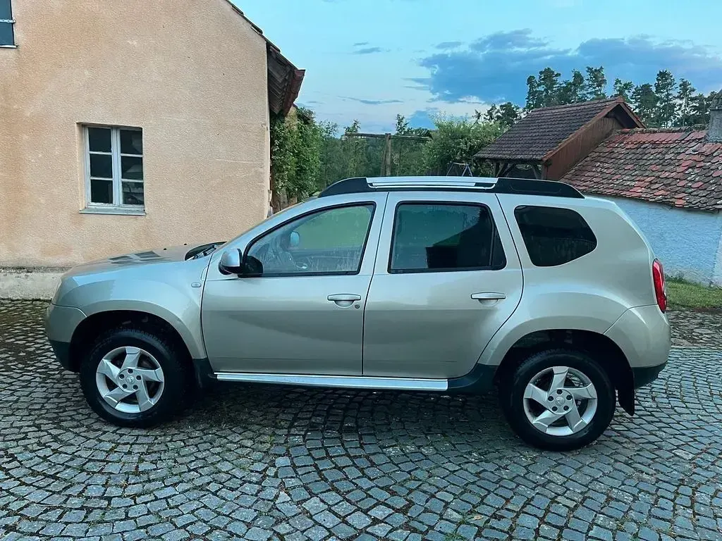 Gebraucht Dacia Duster Prestige 105 PS (77 kW) 2010 Grau SUV
