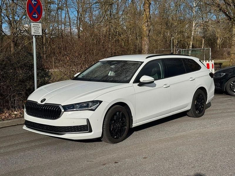 Gebraucht Skoda Superb Selection 150 PS (110 kW) 2024 Weiß Kombi