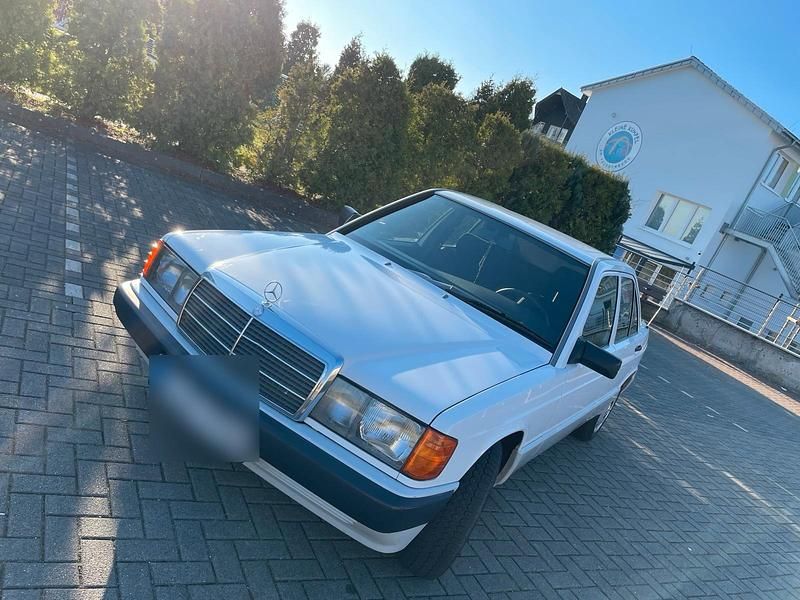 Gebraucht Mercedes 190 75 PS (55 kW) 1990 Weiß Limousine