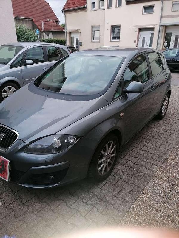 Grau Gebraucht 2012 Seat Altea Copa Van / Kleinbus | 5.200 € (Guter Preis) - Bild 1/4