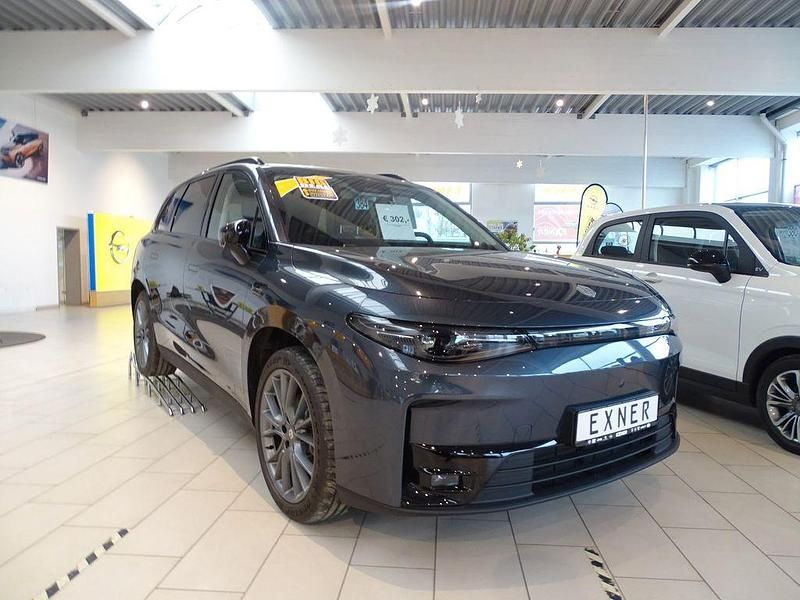 Neu Leapmotor C10 160 kW (218 PS) 2025 Grau SUV