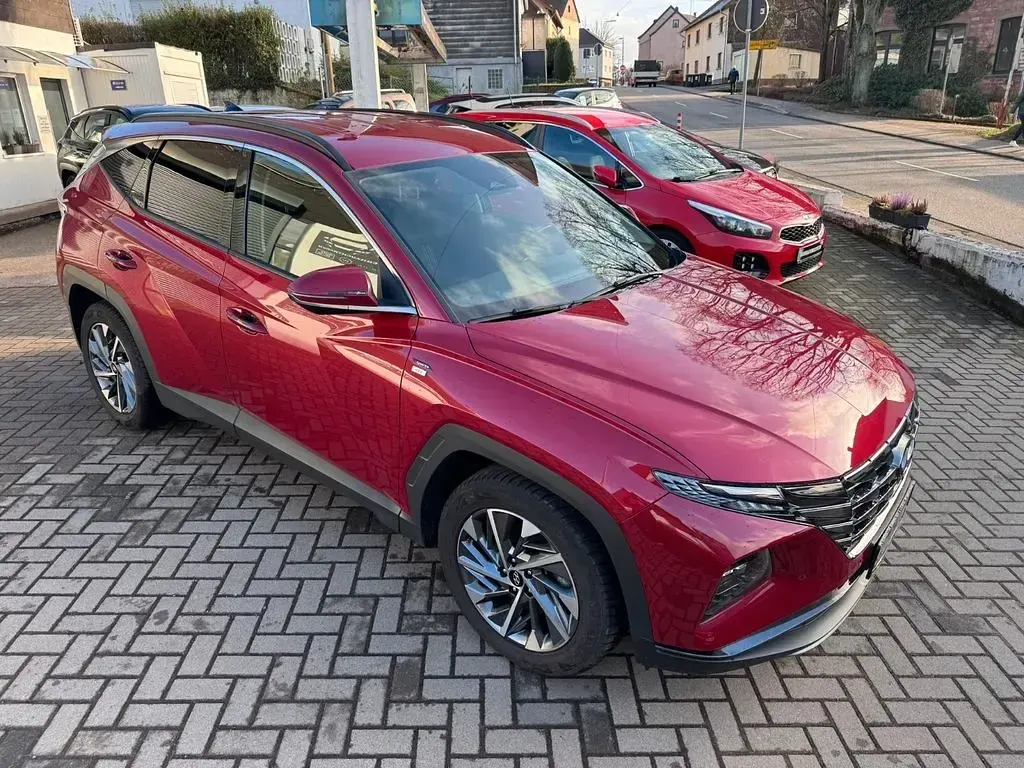 Gebraucht Hyundai Tucson Trend 136 PS (100 kW) 2022 Sunset red (metallic) SUV