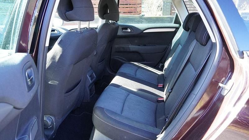 Gebraucht Citroën C4 Tendance 120 PS (88 kW) 2010 Rot Limousine