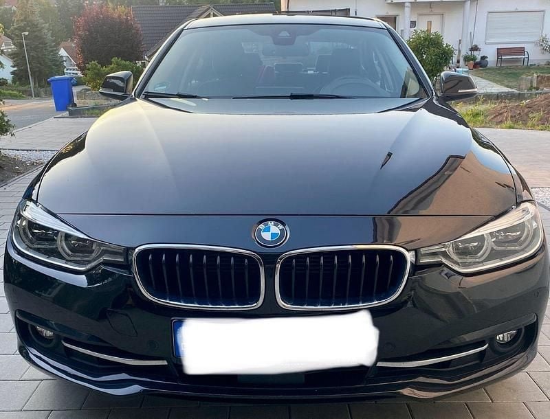 Schwarz Gebraucht 2016 BMW 330e Advantage Limousine | 12.300 € (Superpreis) - Bild 1/4