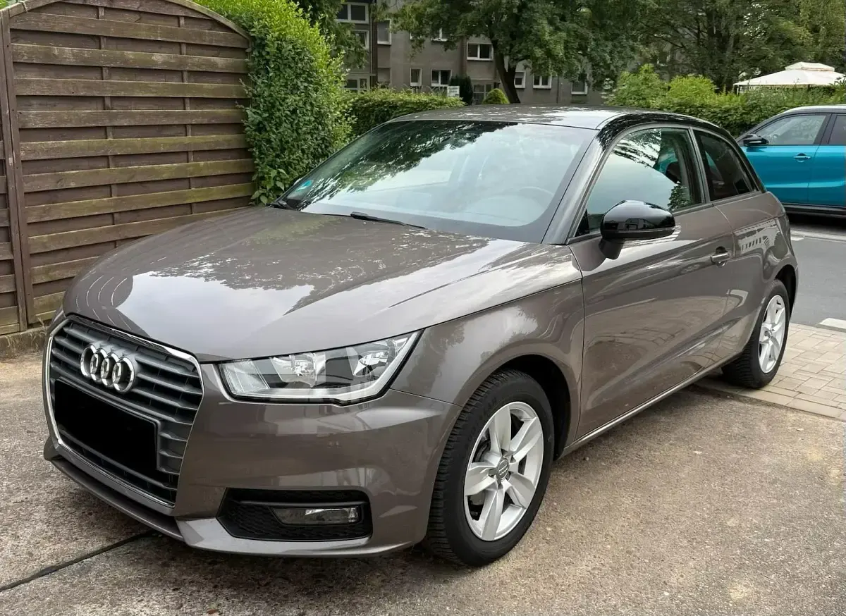Gebraucht Audi A1 Design 90 PS (66 kW) 2016 Braun Kleinwagen