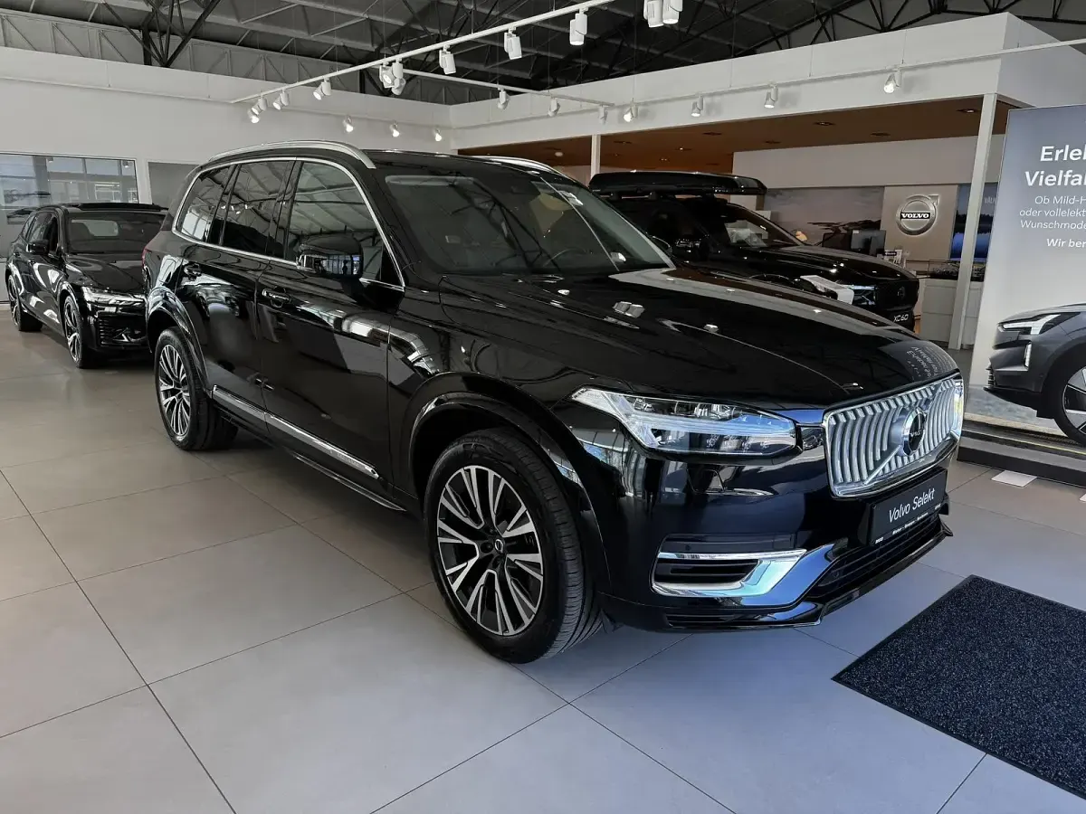 Gebraucht Volvo XC90 Inscription 303 PS (222 kW) 2021 Onyx black / metallic SUV