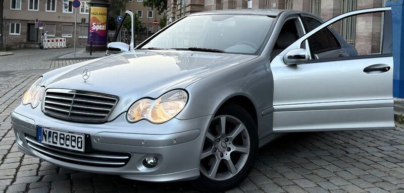 Silber Gebraucht 2005 Mercedes C200 Limousine | 3.199 € (Guter Preis) - Bild 1/4