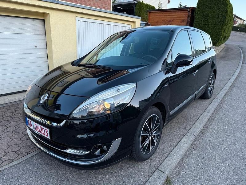 Schwarz Gebraucht 2012 Renault Grand Scénic III Bose Edition Van / Kleinbus | 4.999 € (Fairer Preis) - Bild 1/4