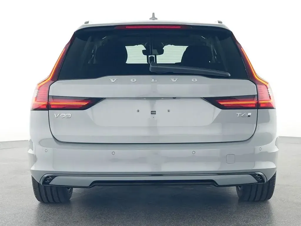 Second-hand Volvo V90 Plus 253 CP (186 kW) 2025 Gri Break