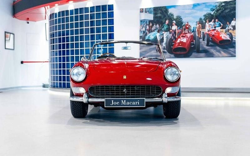 Gebraucht Ferrari 275 1965 Rot Coupé