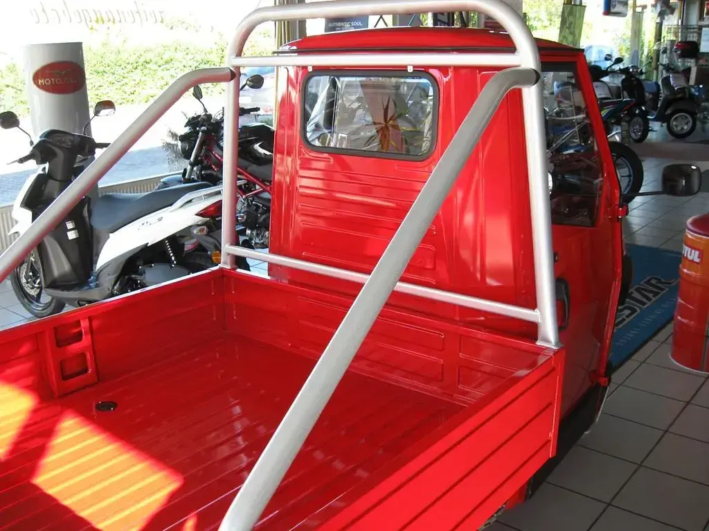 Neu Piaggio APE 2025 Rot