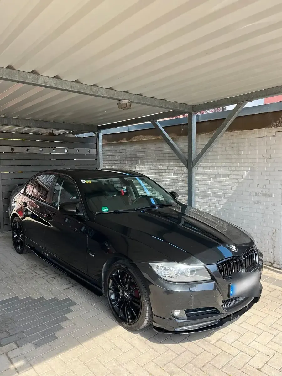 Gebraucht BMW 320 181 PS (133 kW) 2009 Schwarz Limousine