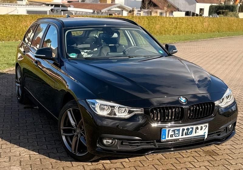 Gebraucht BMW 320 Advantage 184 PS (135 kW) 2019 Schwarz Kombi