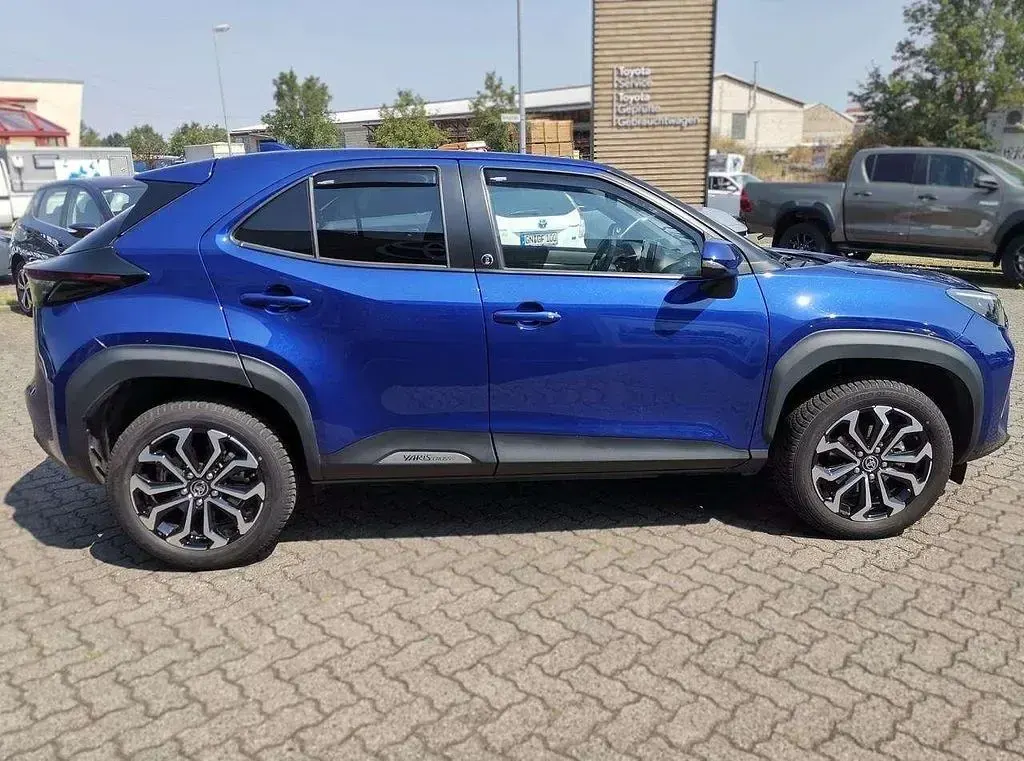 Gebraucht Toyota Yaris Cross Team 92 PS (67 kW) 2022 Dark blue m m SUV