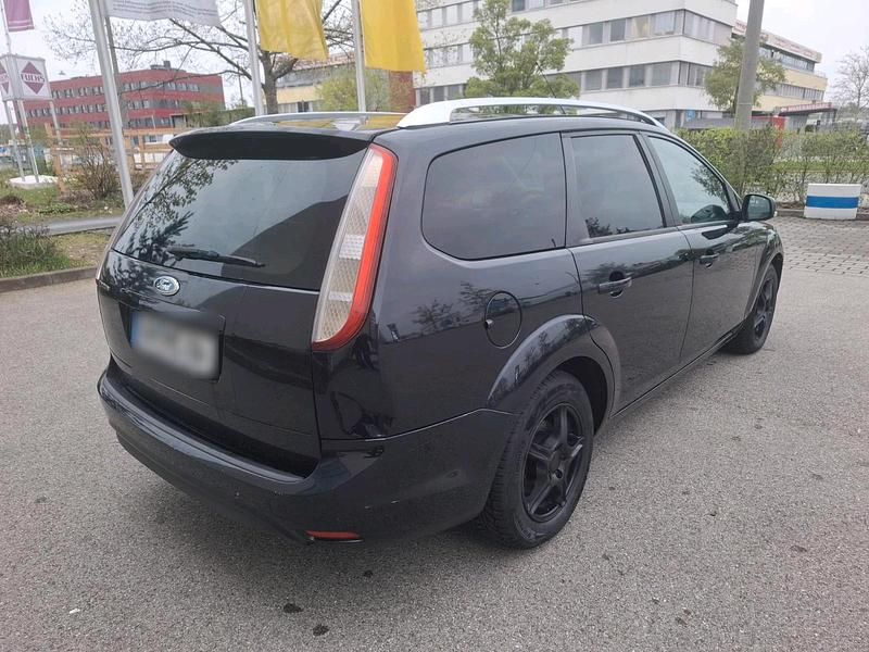 Second-hand Ford Focus 116 CP (85 kW) 2009 Negru Break