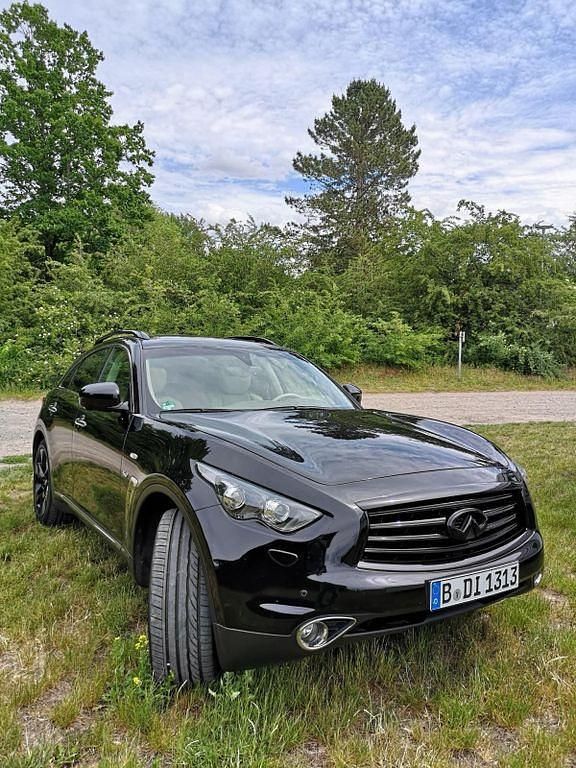 Schwarz Gebraucht 2016 Infiniti QX70 Premium SUV | 22.500 € (Fairer Preis) - Bild 1/4