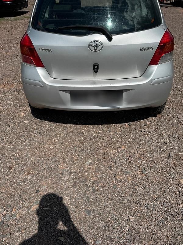 Gebraucht Toyota Yaris 2010 Grau Kleinwagen