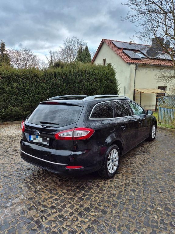 Gebraucht Ford Mondeo Titanium 163 PS (119 kW) 2011 Schwarz Limousine